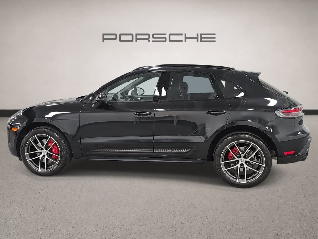 Certified 2024 Porsche Macan S AWD/4WD image 2