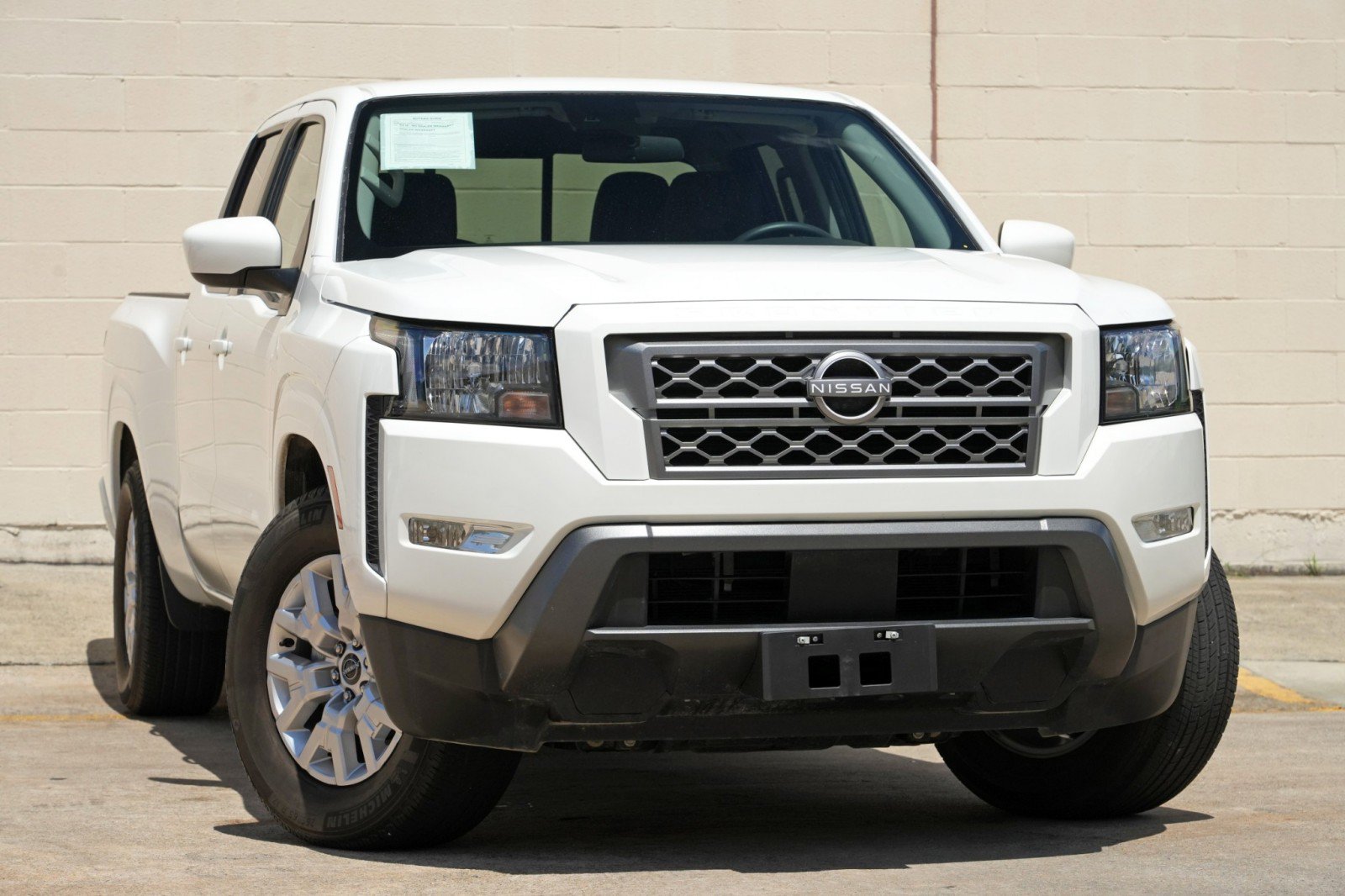 Used 2024 Nissan Frontier SV w/ Technology Package RWD image 2