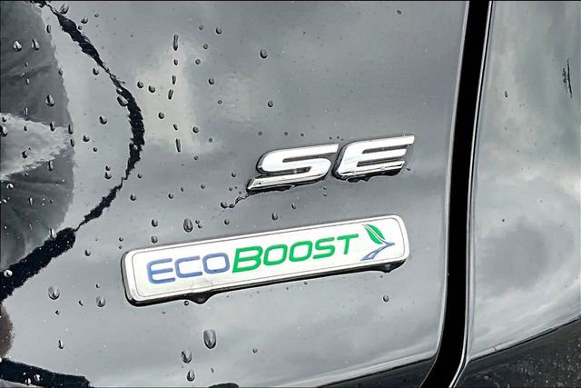 Used 2017 Ford Fusion SE w/ Fusion SE Technology Package image 24