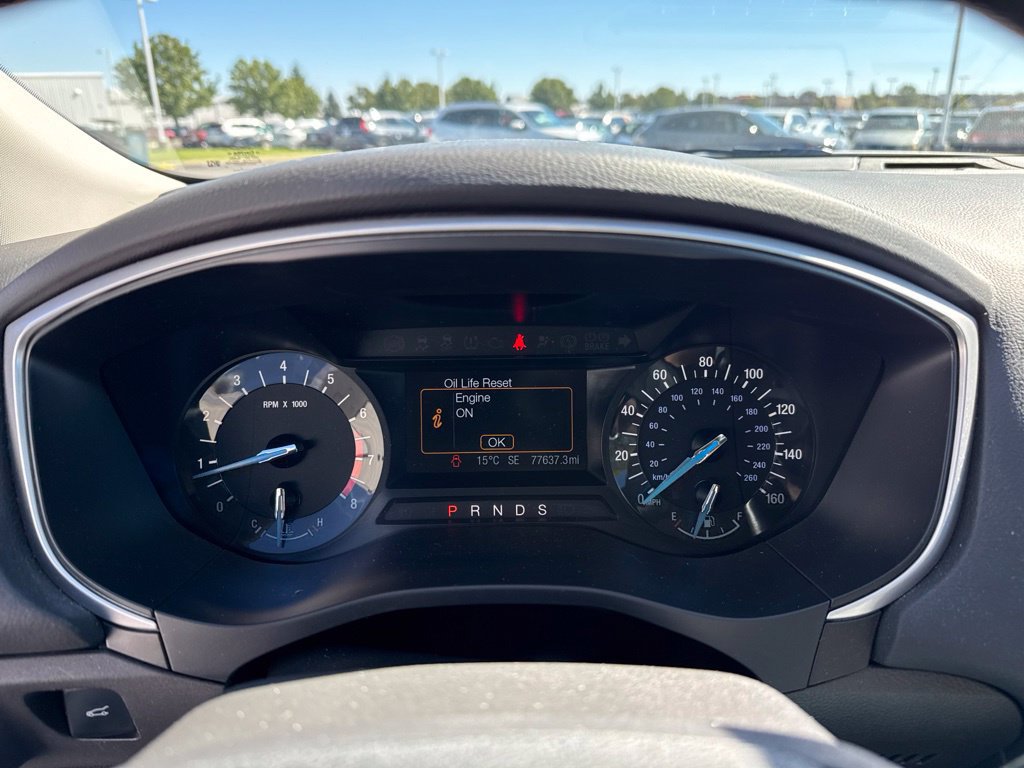 Used 2016 Ford Fusion SE FWD image 14