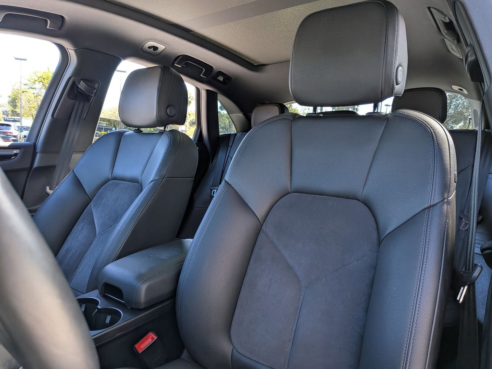 Used 2021 Porsche Macan S image 5