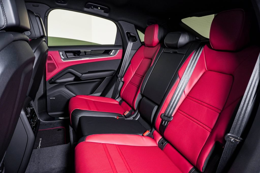 New 2026 Porsche Cayenne S AWD/4WD image 17