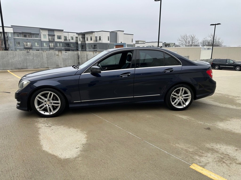 Used 2013 Mercedes-Benz C 300 4MATIC Sedan image 4