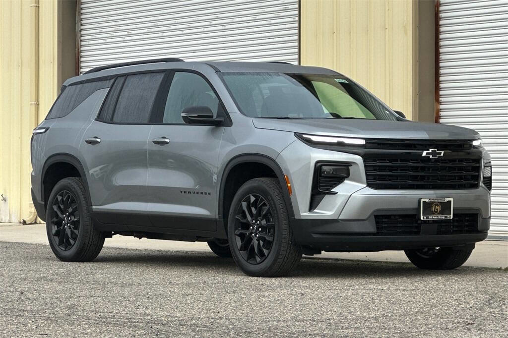 New 2026 Chevrolet Traverse LT w/ Midnight/Sport Edition image 9