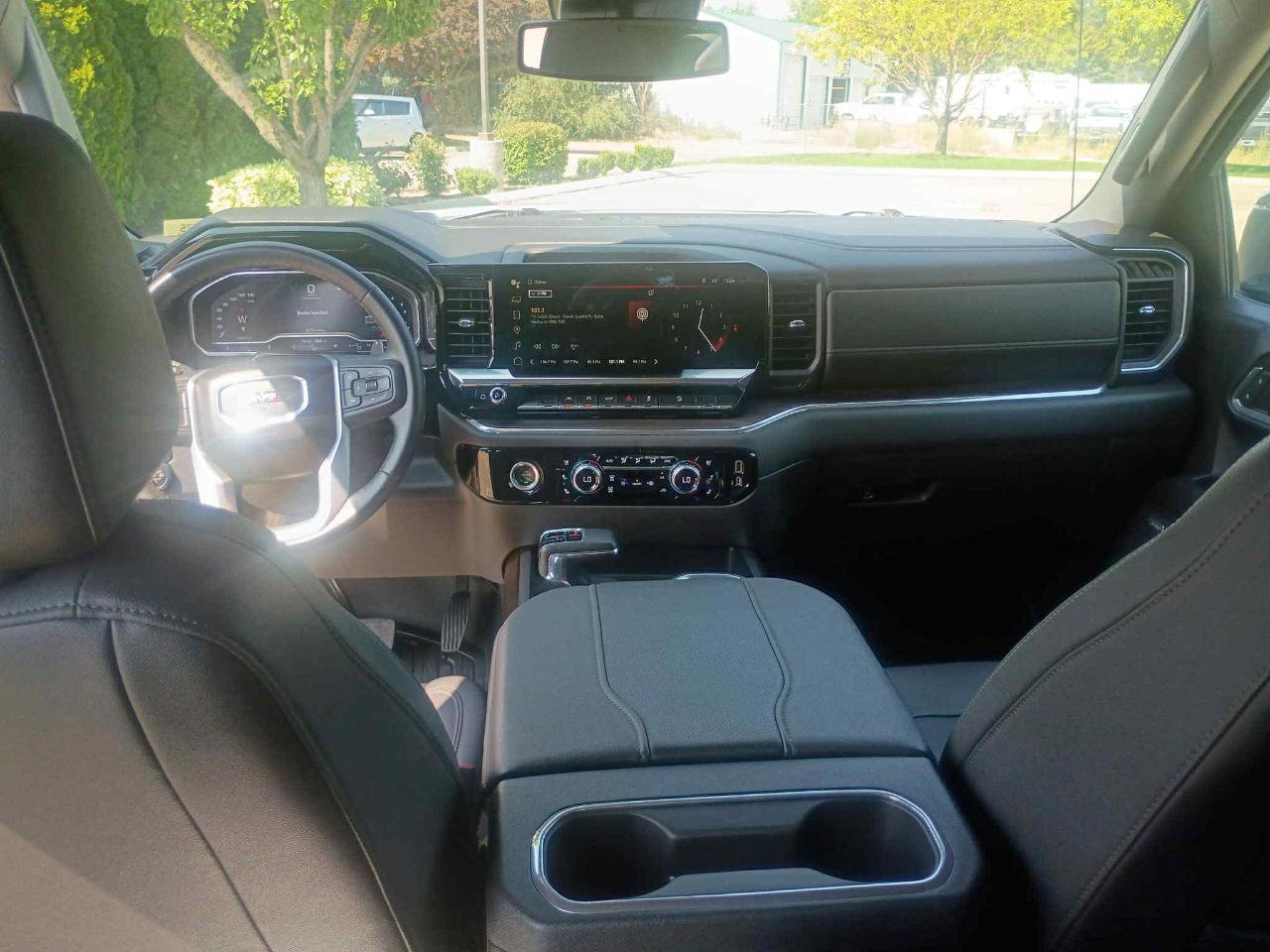 Used 2023 GMC Sierra 1500 SLT image 16