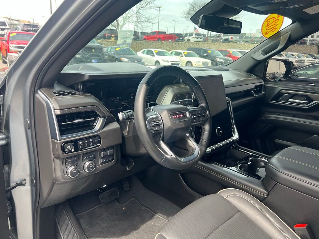 Used 2025 GMC Yukon XL Elevation image 19