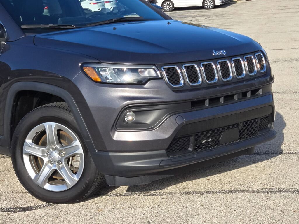 Used 2024 Jeep Compass Latitude AWD/4WD image 2