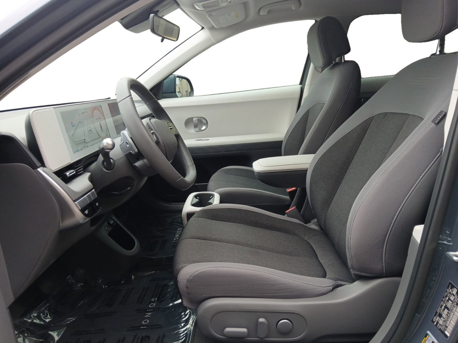 Used 2024 Hyundai Ioniq 5 SE image 9