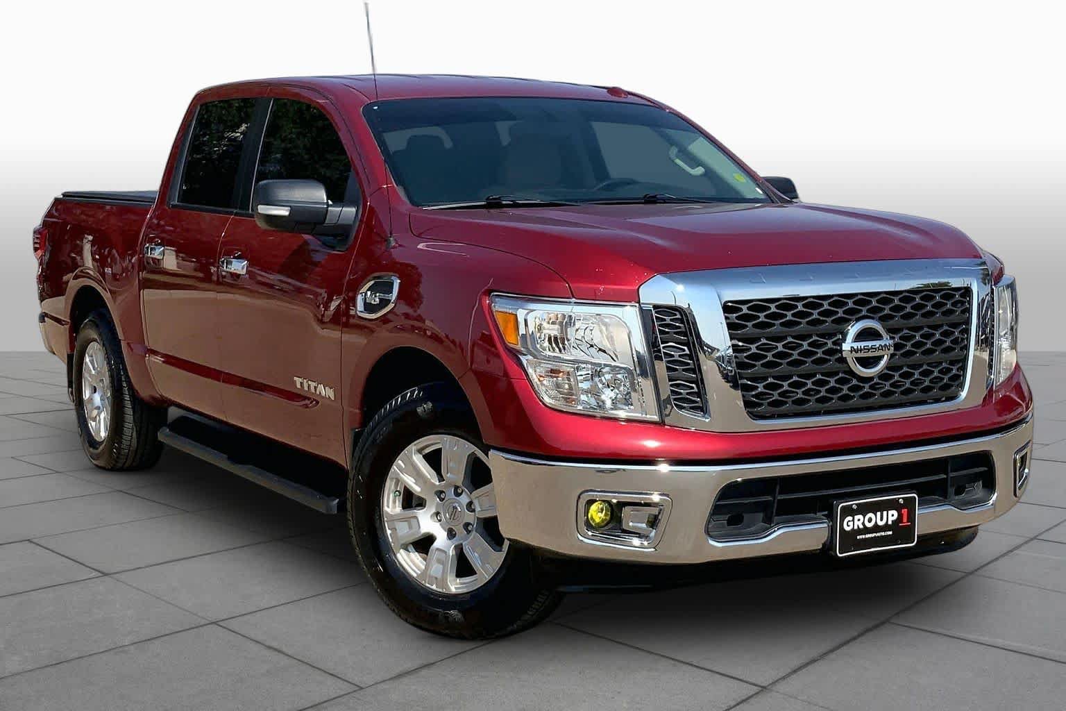Used 2017 Nissan Titan SV RWD image 3