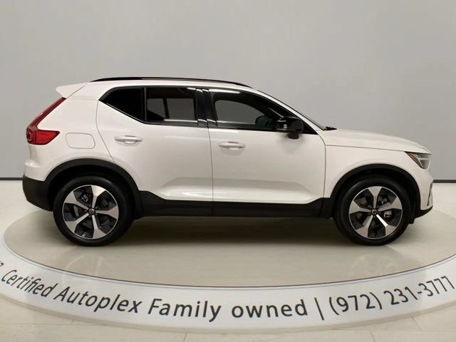 Used 2025 Volvo XC40 B5 Plus AWD/4WD image 6