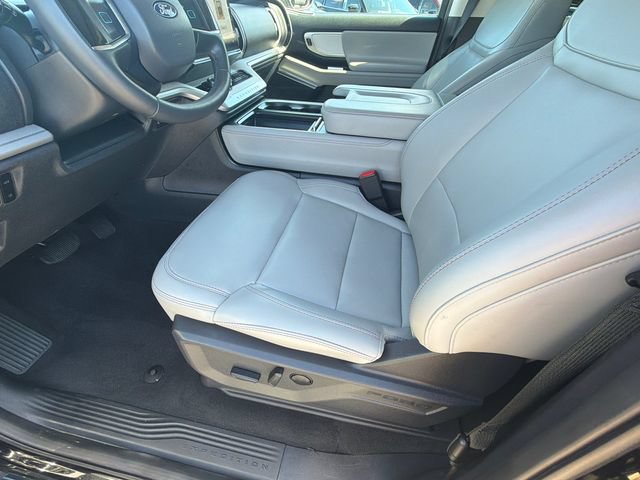 Used 2025 Ford Expedition Active AWD/4WD image 9