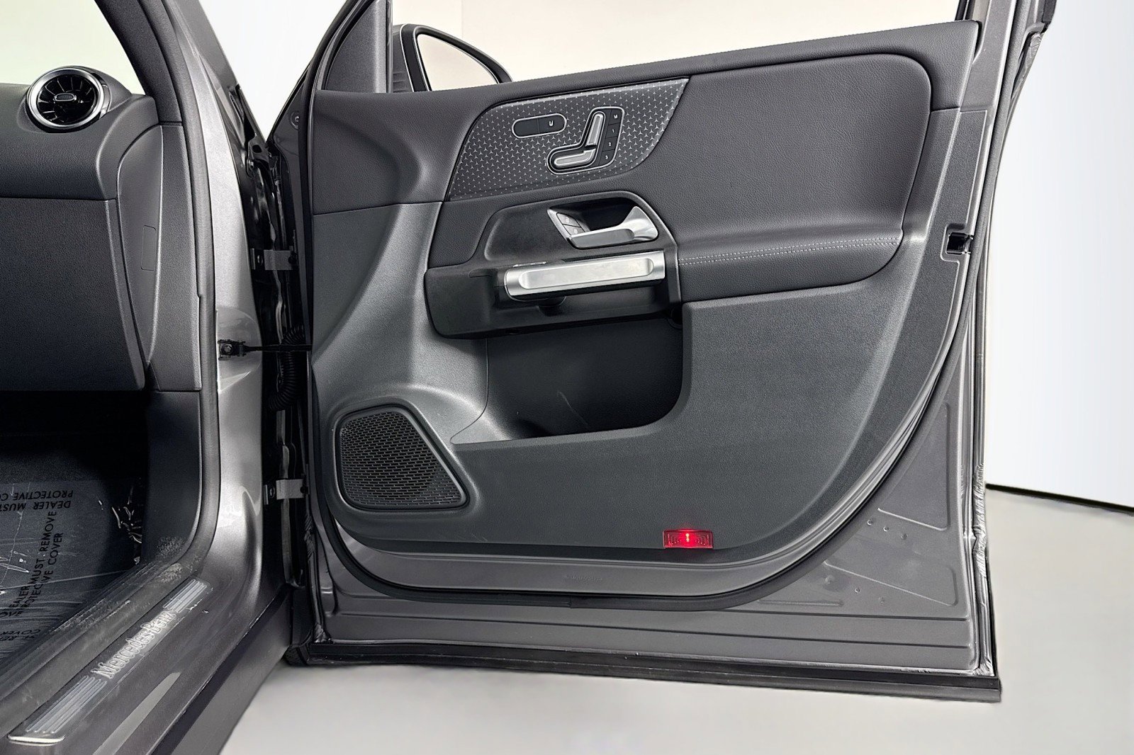 Certified 2026 Mercedes-Benz GLB 250 image 23