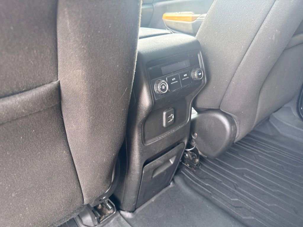 Used 2019 GMC Acadia SLE w/ LPO, Floor Liner Package AWD/4WD image 20