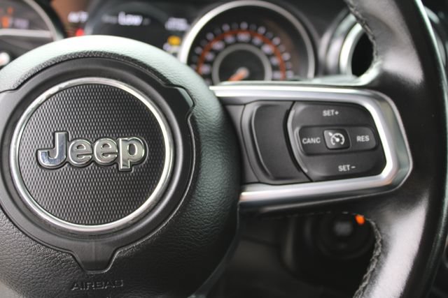 Used 2022 Jeep Wrangler Unlimited Sahara AWD/4WD image 18