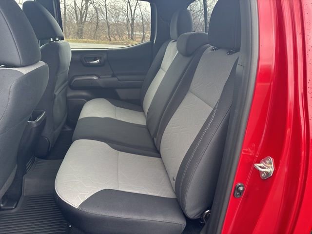 Used 2021 Toyota Tacoma TRD Sport AWD/4WD image 19