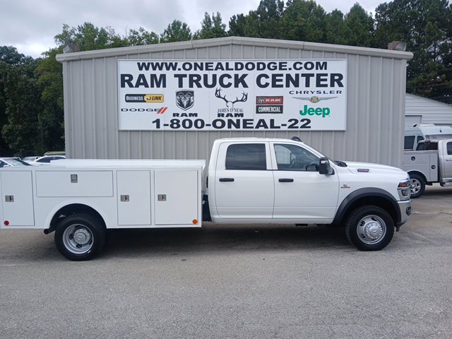 New 2026 RAM 5500 Tradesman w/ Chrome Appearance Group AWD/4WD image 2