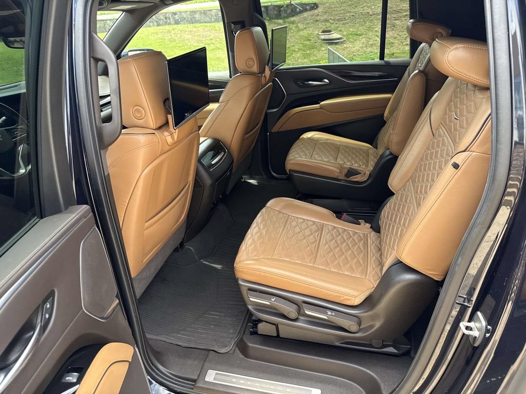 Used 2021 Cadillac Escalade ESV Premium Luxury w/ Driver Assist Tech Package AWD/4WD image 10