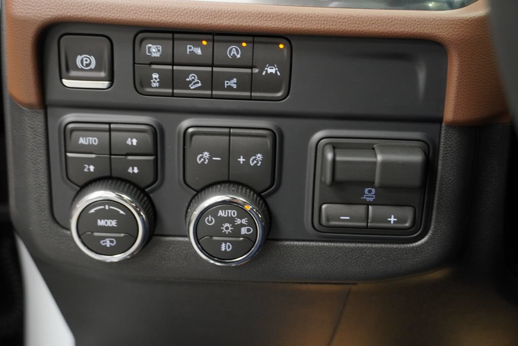 New 2026 Chevrolet Suburban High Country AWD/4WD image 25