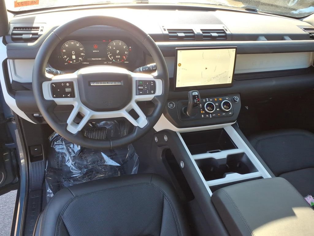 Used 2025 Land Rover Defender 110 X-Dynamic SE image 19