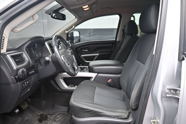 Used 2016 Nissan Titan XD AWD/4WD image 16