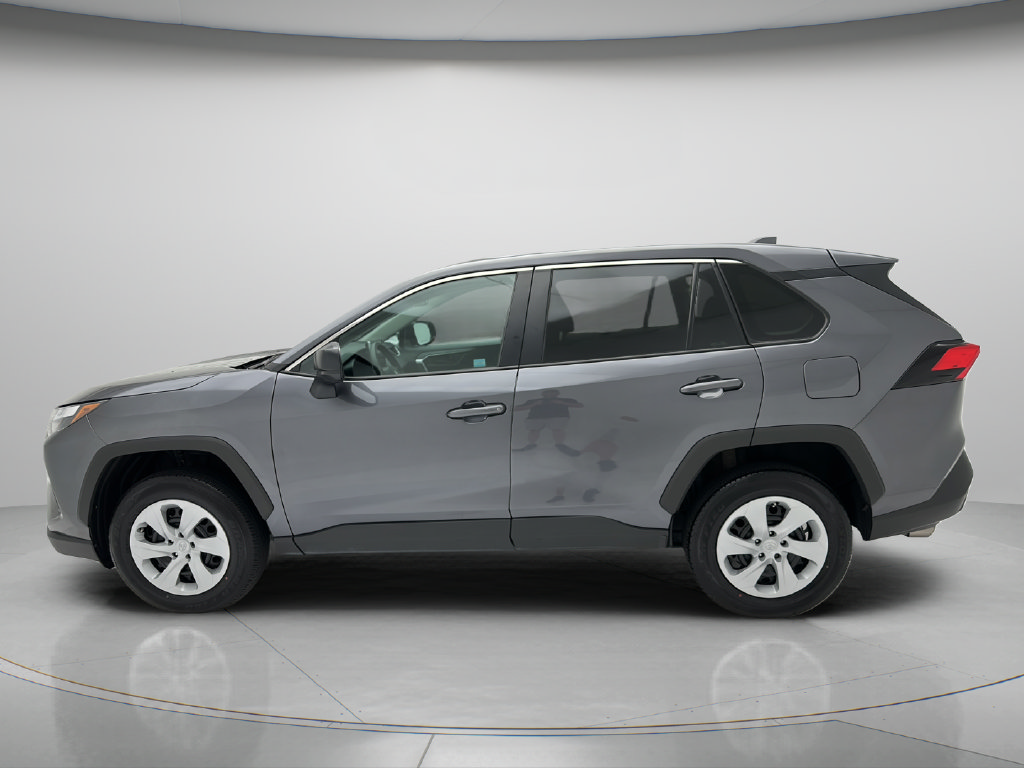 Used 2025 Toyota RAV4 LE AWD/4WD image 9