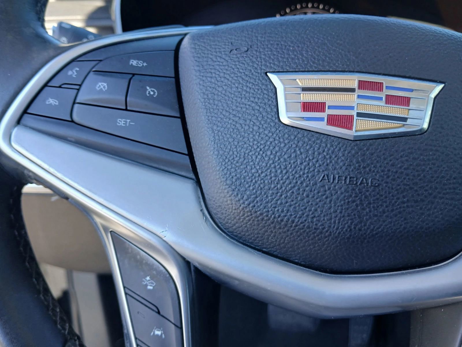 Used 2017 Cadillac XT5 Luxury w/ Driver Awareness Package image 30