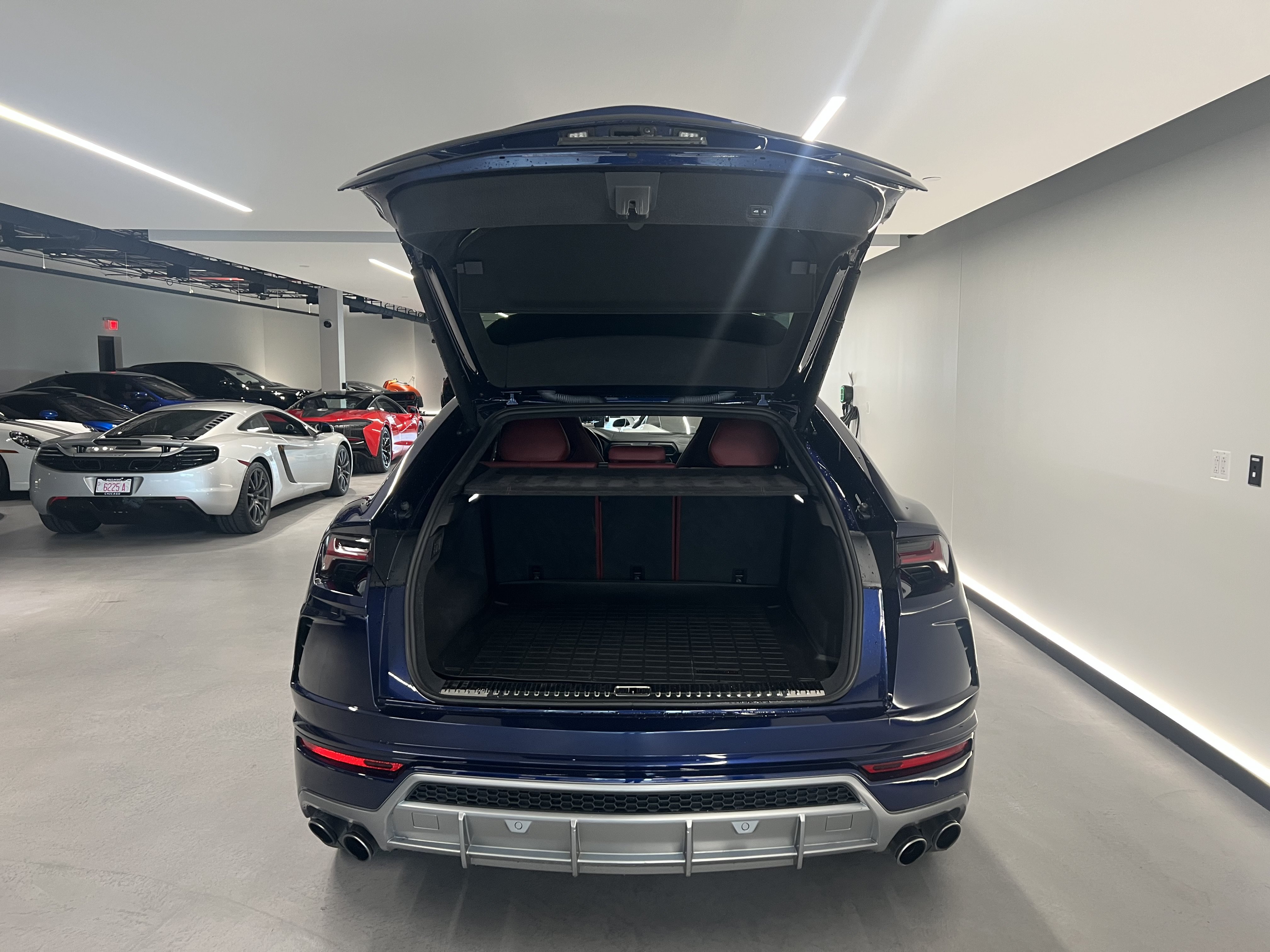 Used 2019 Lamborghini Urus AWD/4WD image 8