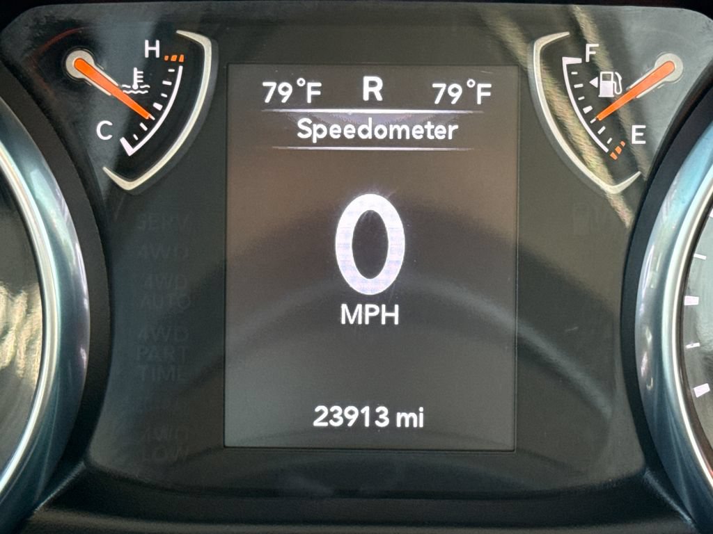 Used 2023 Jeep Gladiator Mojave AWD/4WD image 30