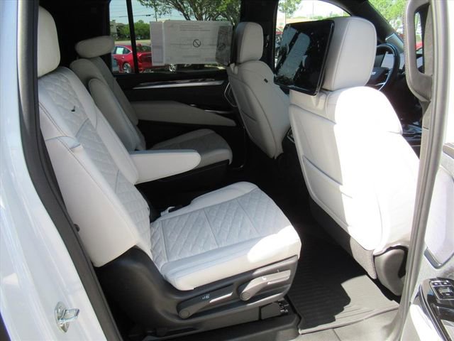 New 2026 Cadillac Escalade ESV Platinum Sport w/ LPO, ONYX Package image 33