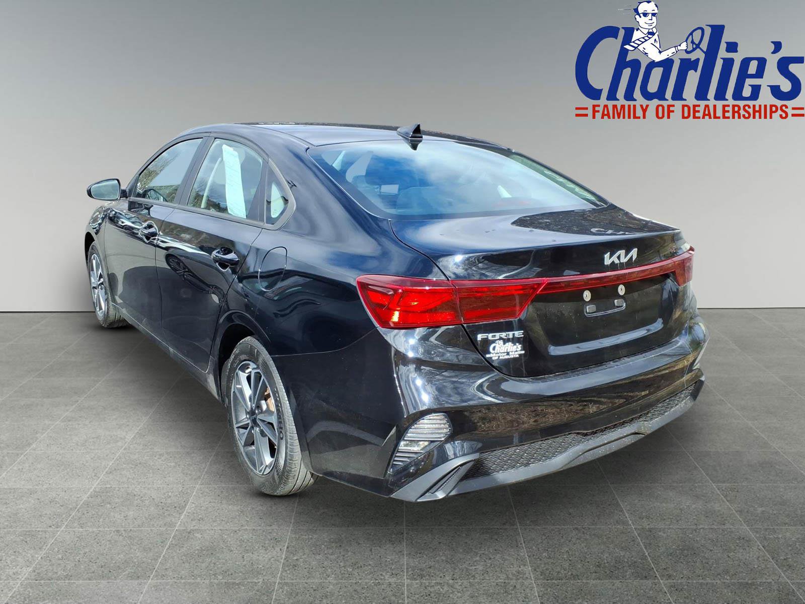 Used 2023 Kia Forte LXS image 5
