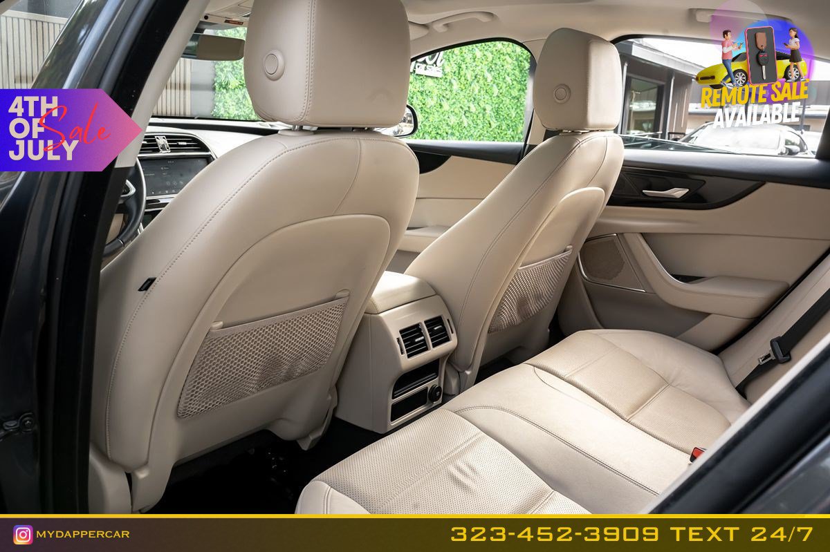 Used 2020 Jaguar XE S RWD image 14