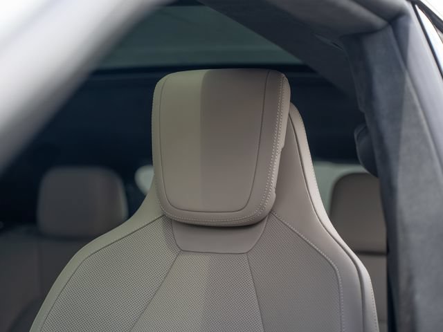 Certified 2024 Porsche Macan Turbo Electric AWD/4WD image 20