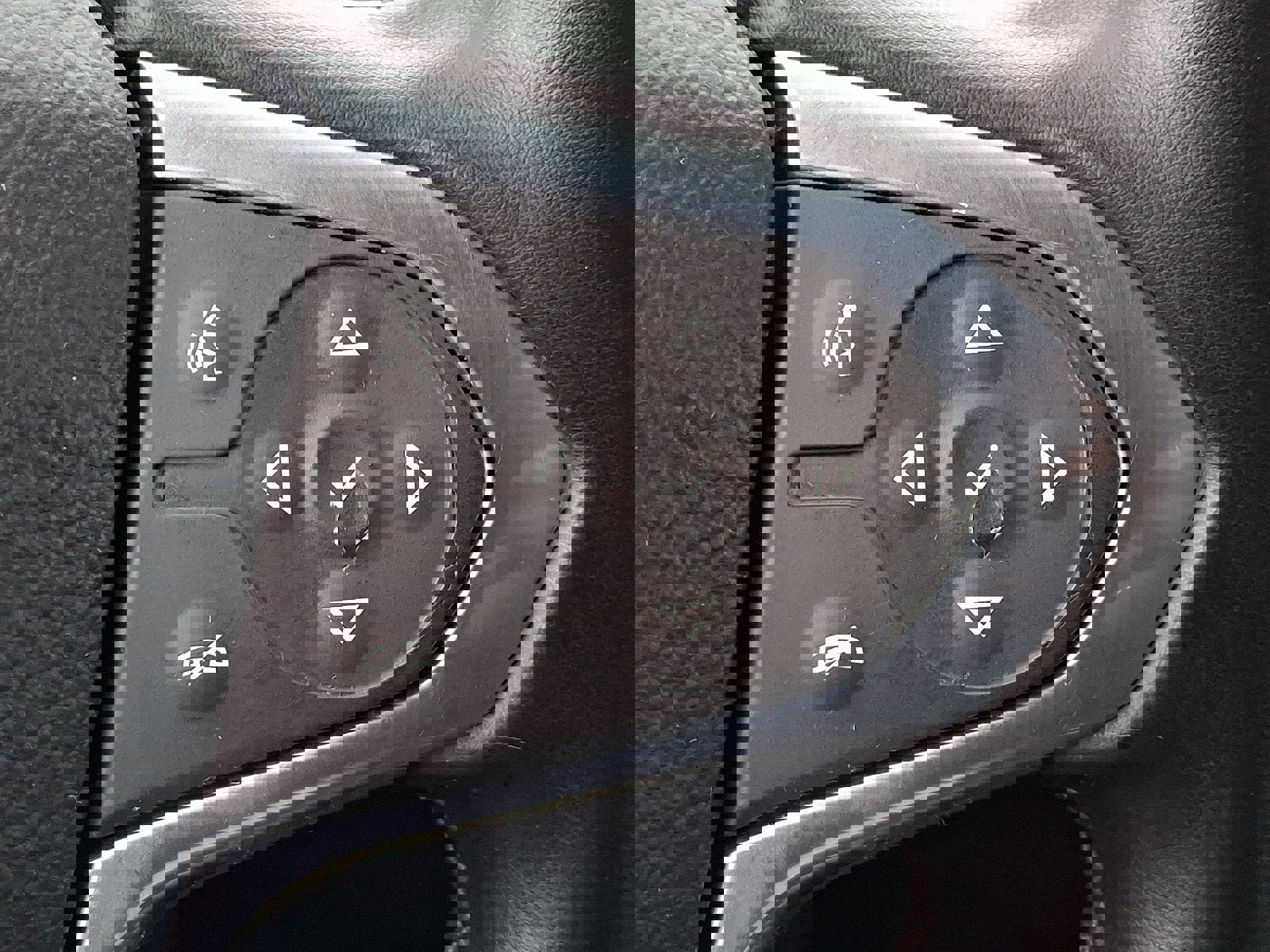 Used 2023 Chevrolet Traverse LT w/ Rear Camera Mirror Package image 24