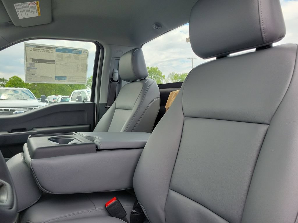 New 2026 Ford F550 4x4 Regular Cab Super Duty image 17