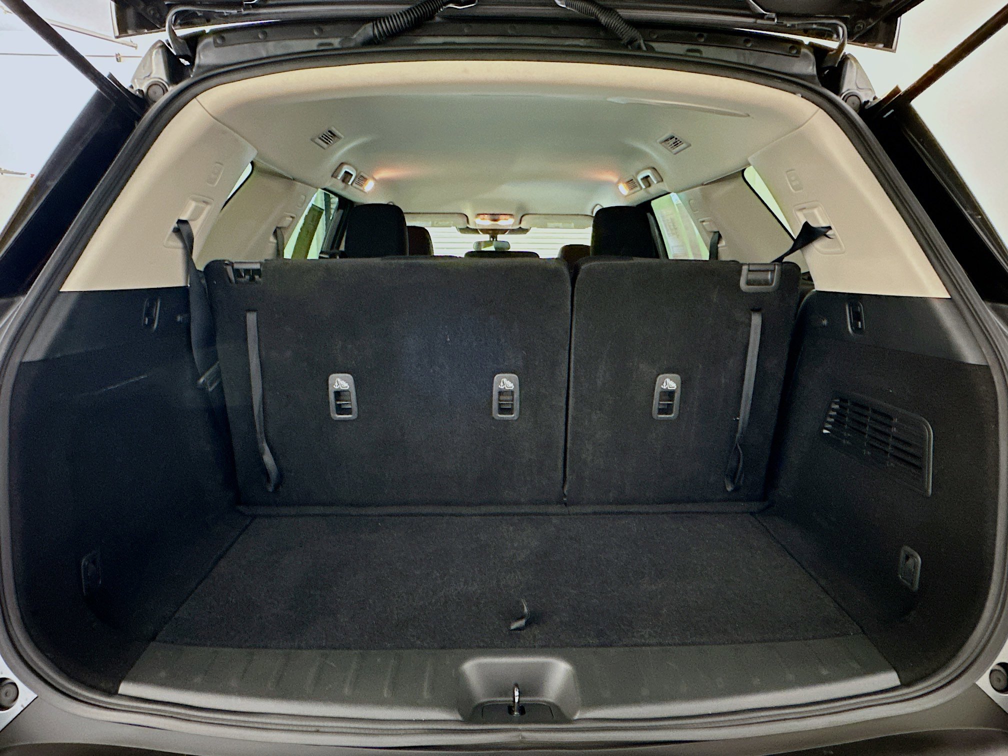 Used 2024 Nissan Pathfinder SV image 30