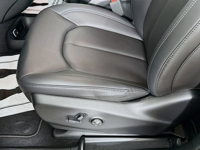 New 2027 Chrysler Pacifica Select FWD image 18