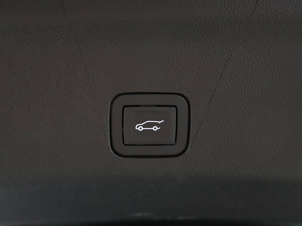 Used 2025 Chevrolet Tahoe High Country w/ Sun And Tow Package image 26