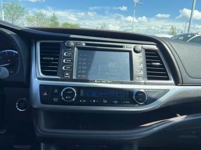 Used 2019 Toyota Highlander Limited image 16