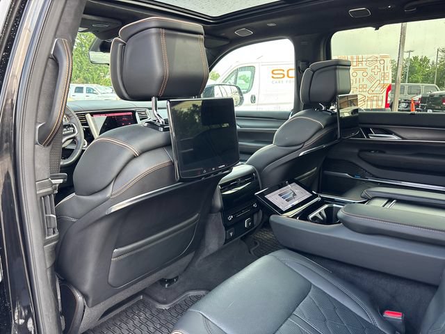 Used 2025 Jeep Grand Wagoneer Series III w/ Rear Seat Video Group 1 AWD/4WD image 9