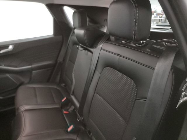 New 2025 Ford Escape SE w/ Class II Trailer Tow Package image 27
