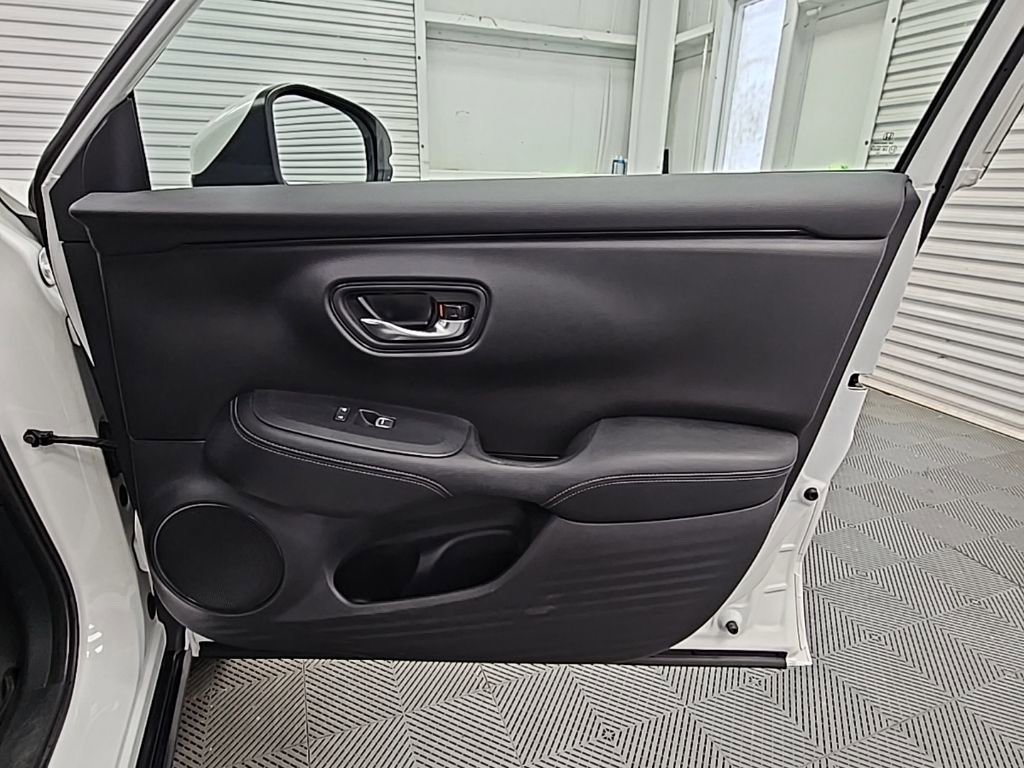 Used 2024 Honda HR-V EX-L image 39