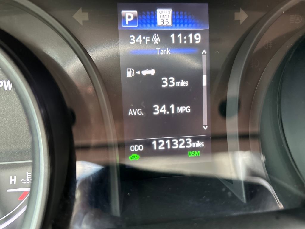 Used 2022 Toyota Camry SE image 10