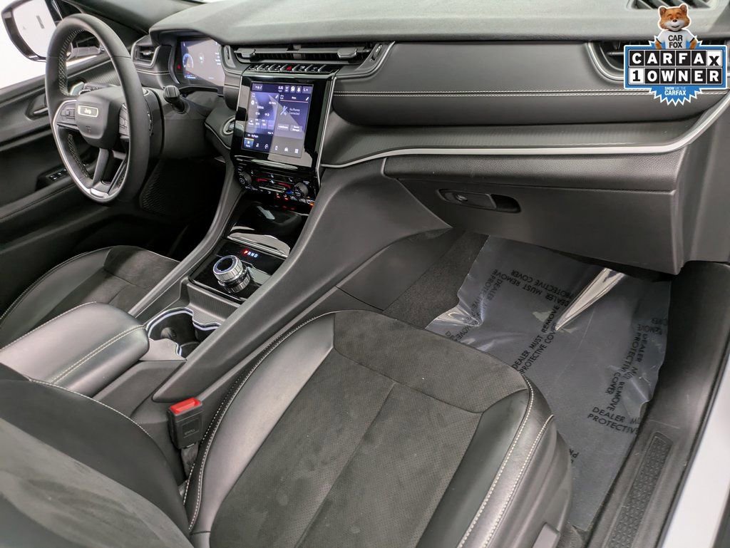 Used 2023 Jeep Grand Cherokee Altitude image 30