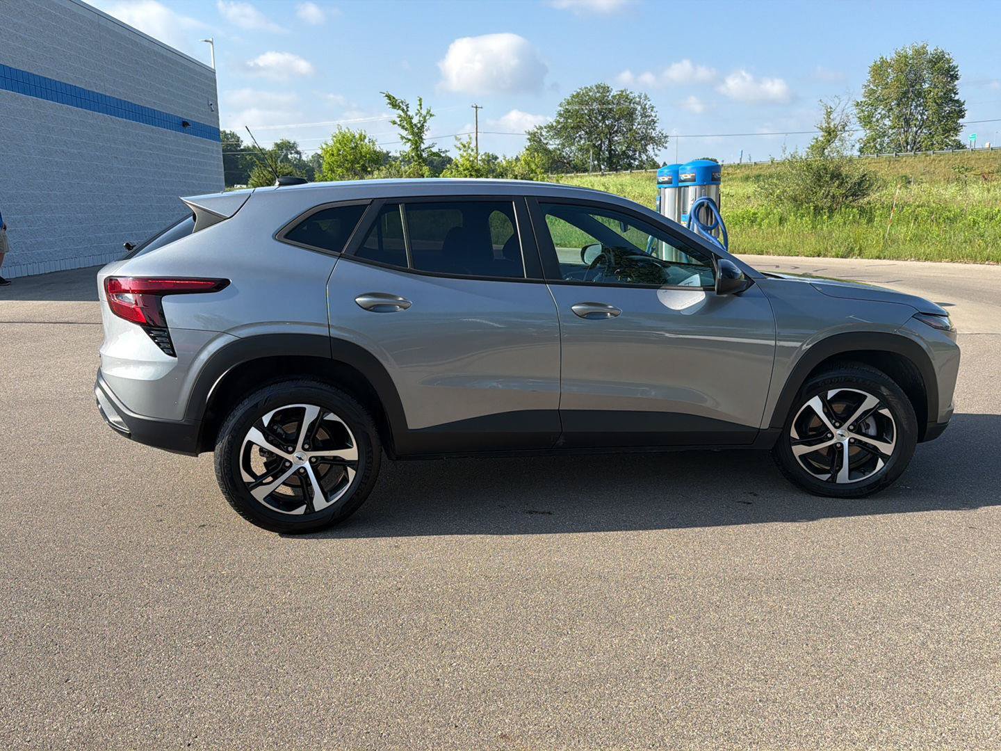 Used 2024 Chevrolet Trax RS w/ Driver Confidence Package FWD image 6