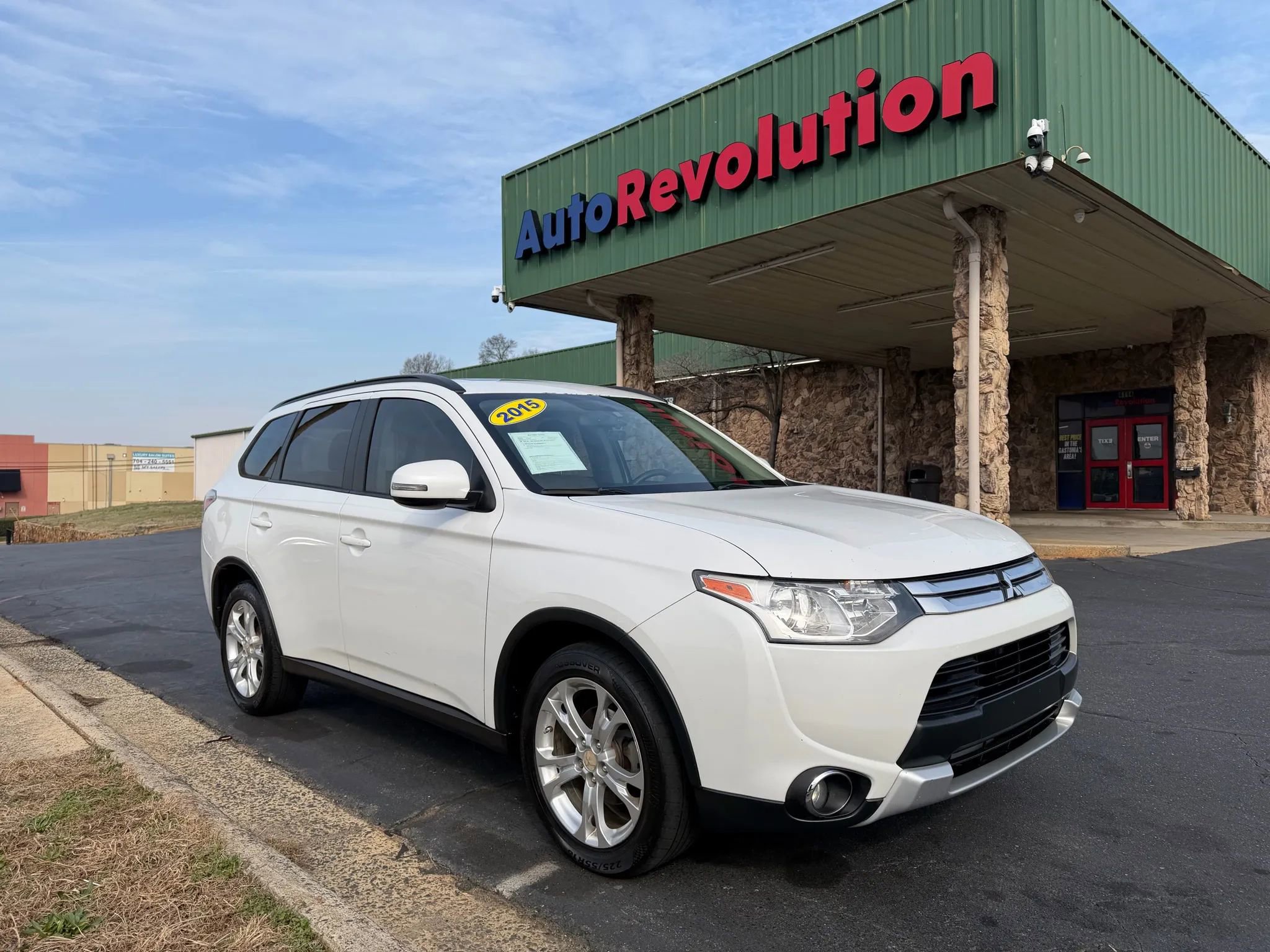 Used 2015 Mitsubishi Outlander SE