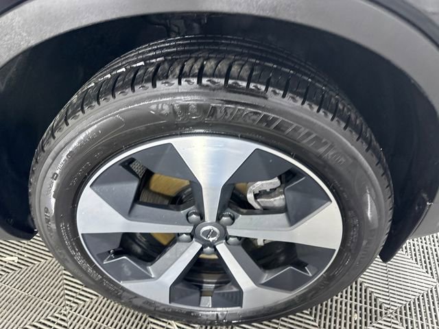 Used 2025 Volvo XC40 B5 Plus w/ Climate Package image 13