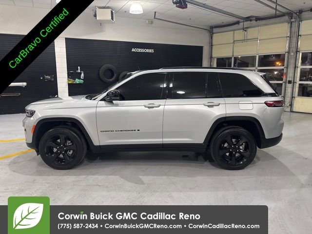 Used 2024 Jeep Grand Cherokee Altitude AWD/4WD image 4
