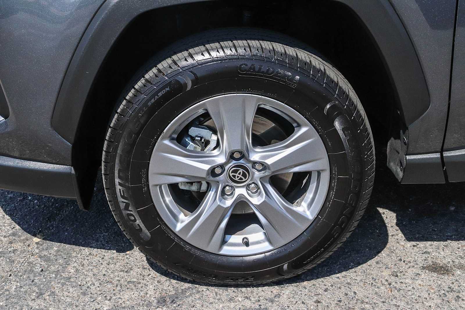 Used 2022 Toyota RAV4 XLE w/ Convenience Package FWD image 14