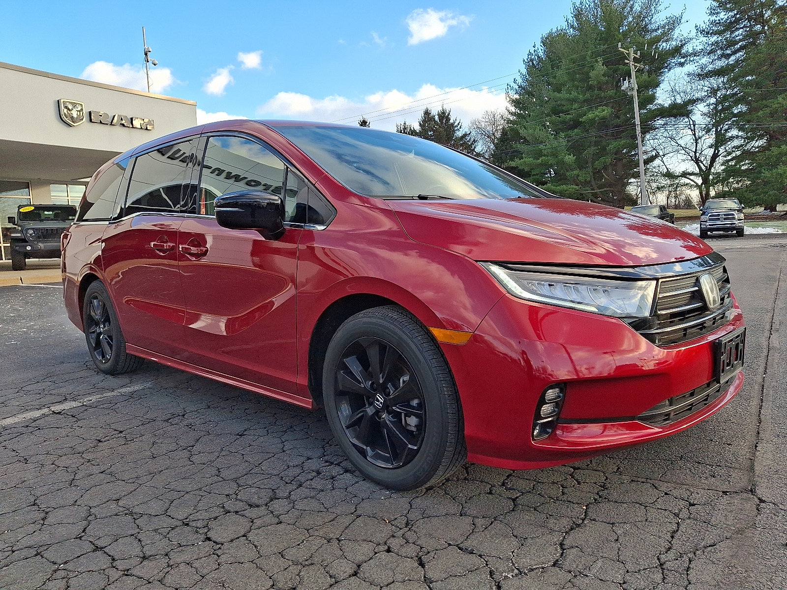 Used 2023 Honda Odyssey Sport image 2