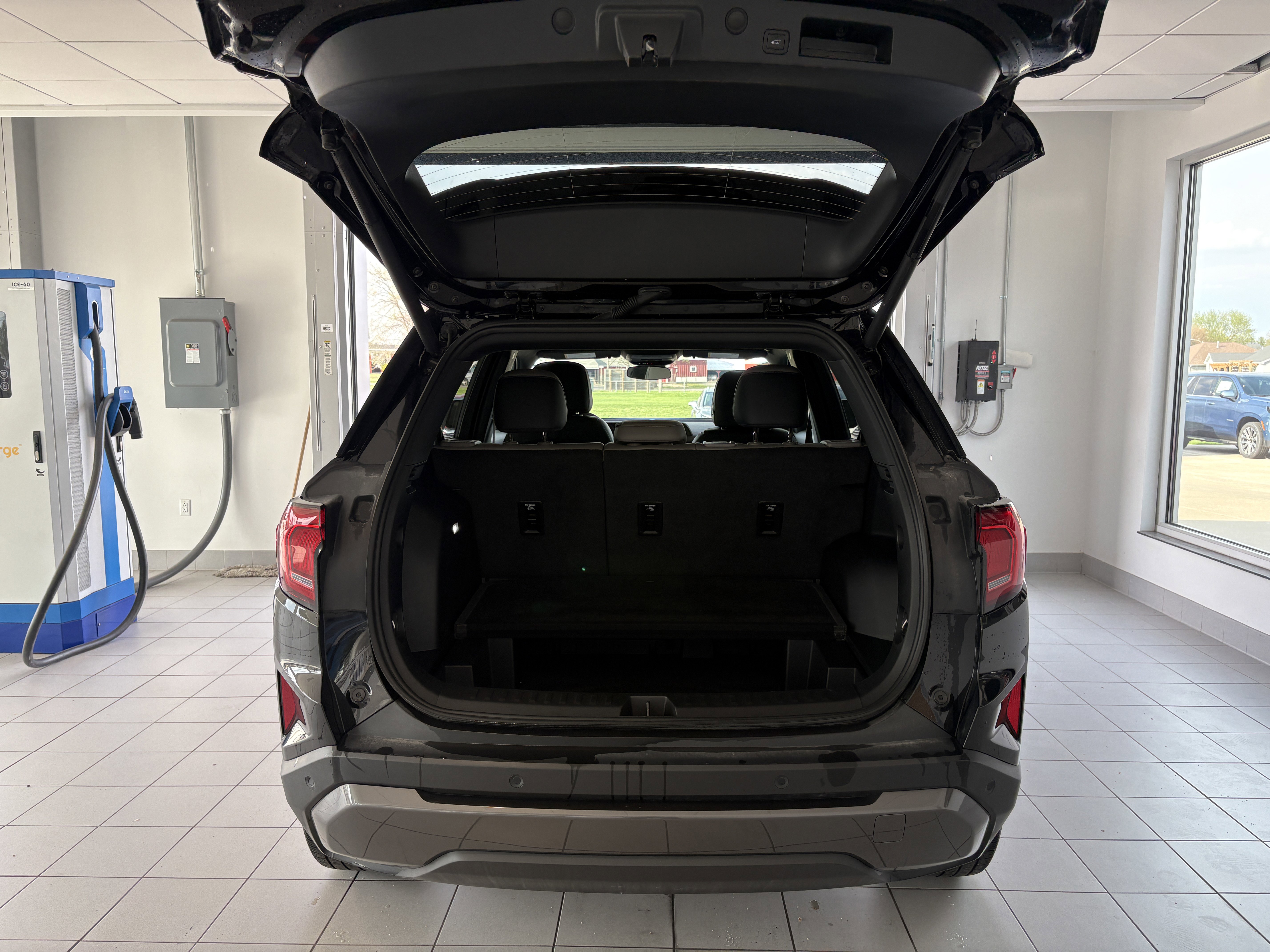 Used 2025 GMC Terrain Elevation w/ Elevation Premium Package AWD/4WD image 5